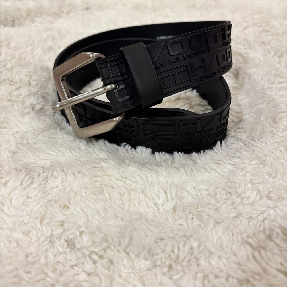 Tommy Hilfiger Mens Black Molded Embossed Rubber Logo Belt Sz 32 Silver Buckle